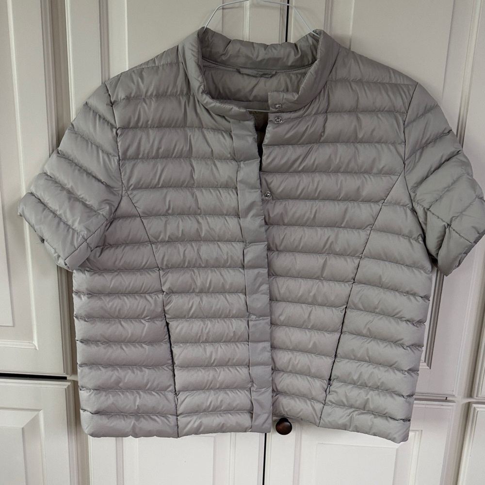 Stylish Gray Short Sleeve Puffer Jacket